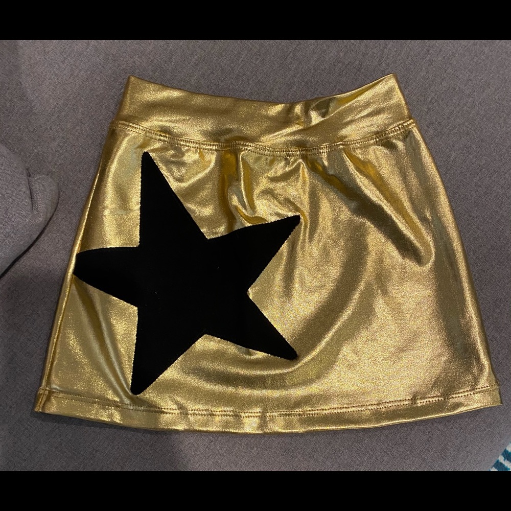 EUC Random Hearts Gold Skirt size 5 from Dennys